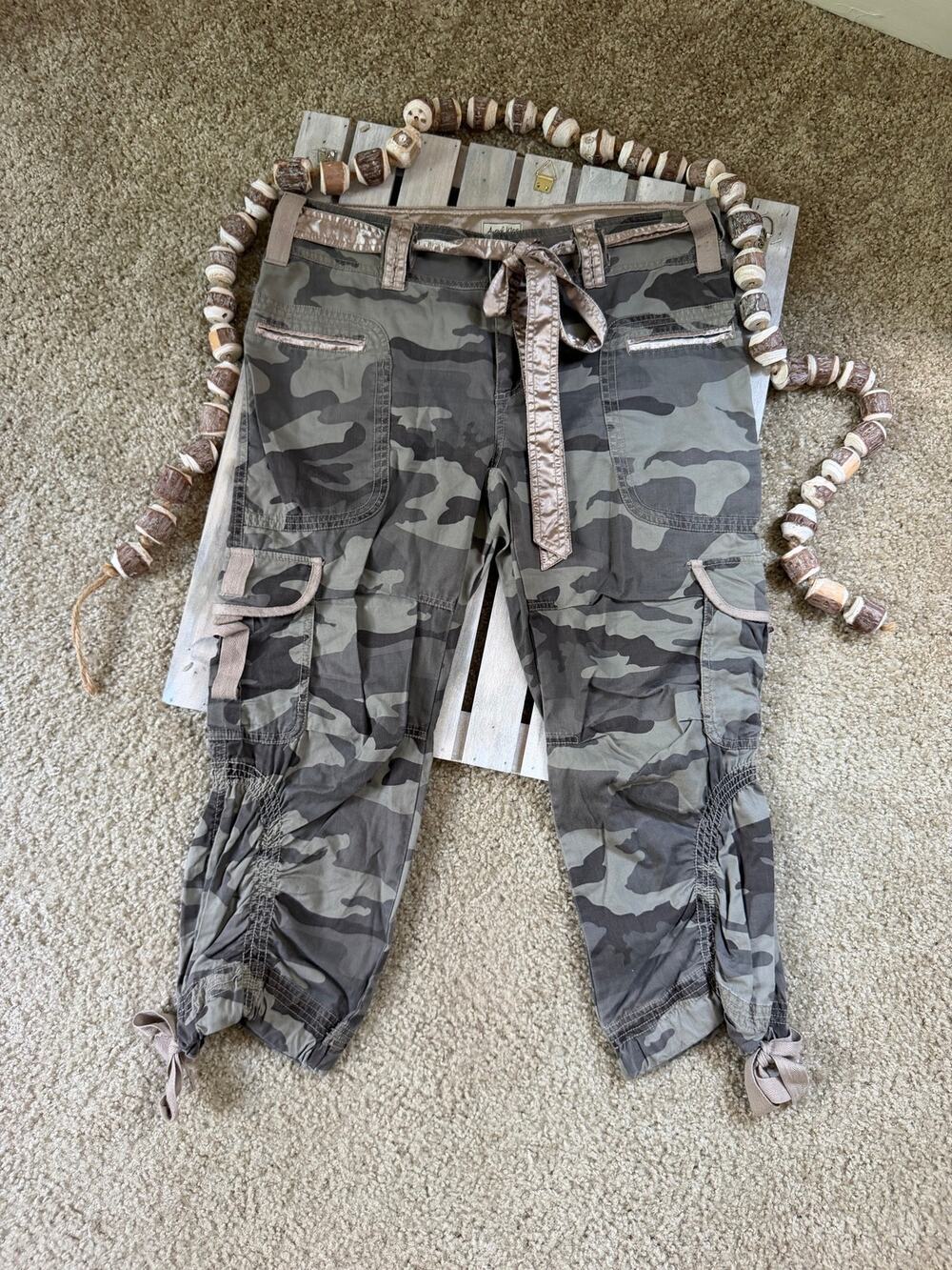 Rare Vintage Y2K Angel Kiss Camo Satin Ribbon Capri Crop Pants